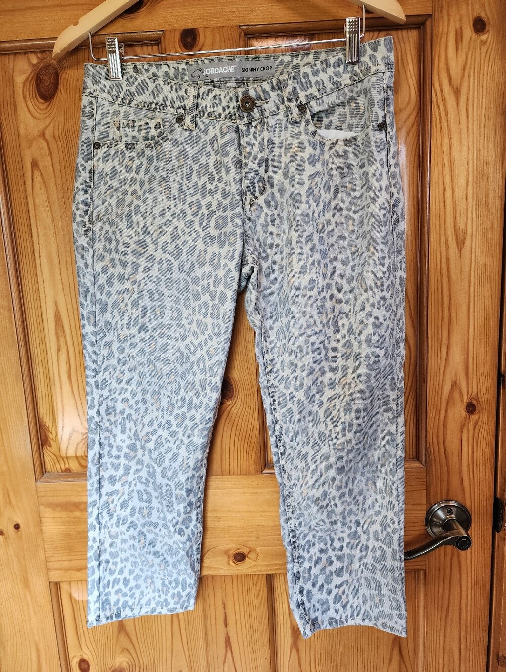 Jordache Skinny Crop Women's Jeans in Light Gray Leopard, Size 8